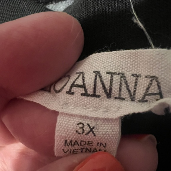 Anna Black Garment - Picture 2 of 2